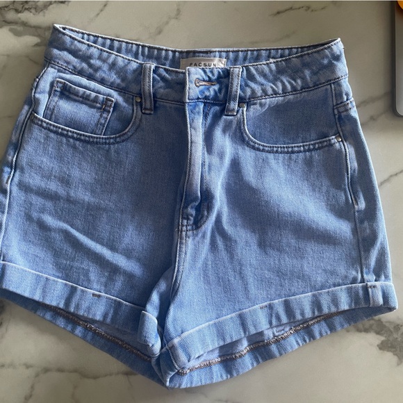 Pacsun high waist shorts. Size 26. Mom short. - Picture 3 of 4
